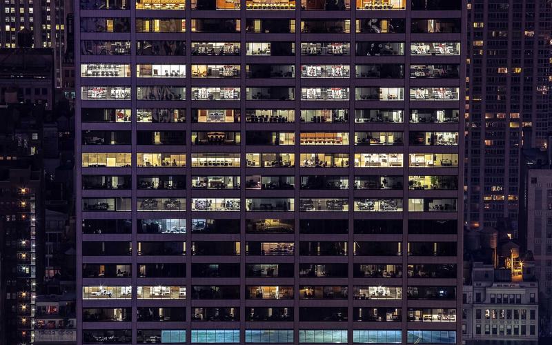 Estrategia de marketing digital en una tablet